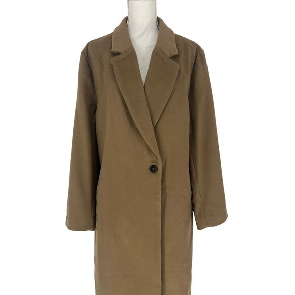 Quince Italian Wool Classic Single-Breasted Coat in Camel - Picture 5 of 13